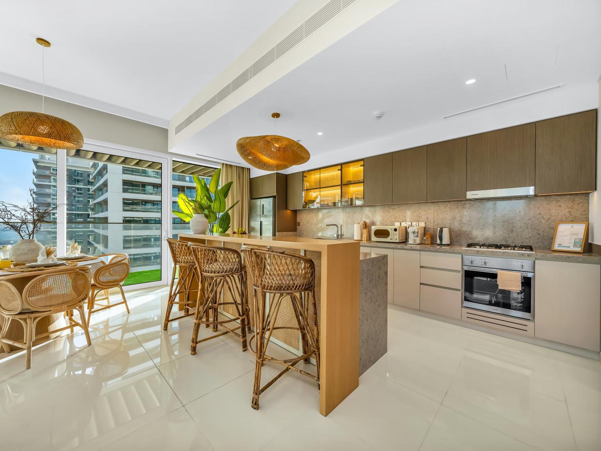 Apartment Luxury Spacious 2 Bedroom Private And Views *
