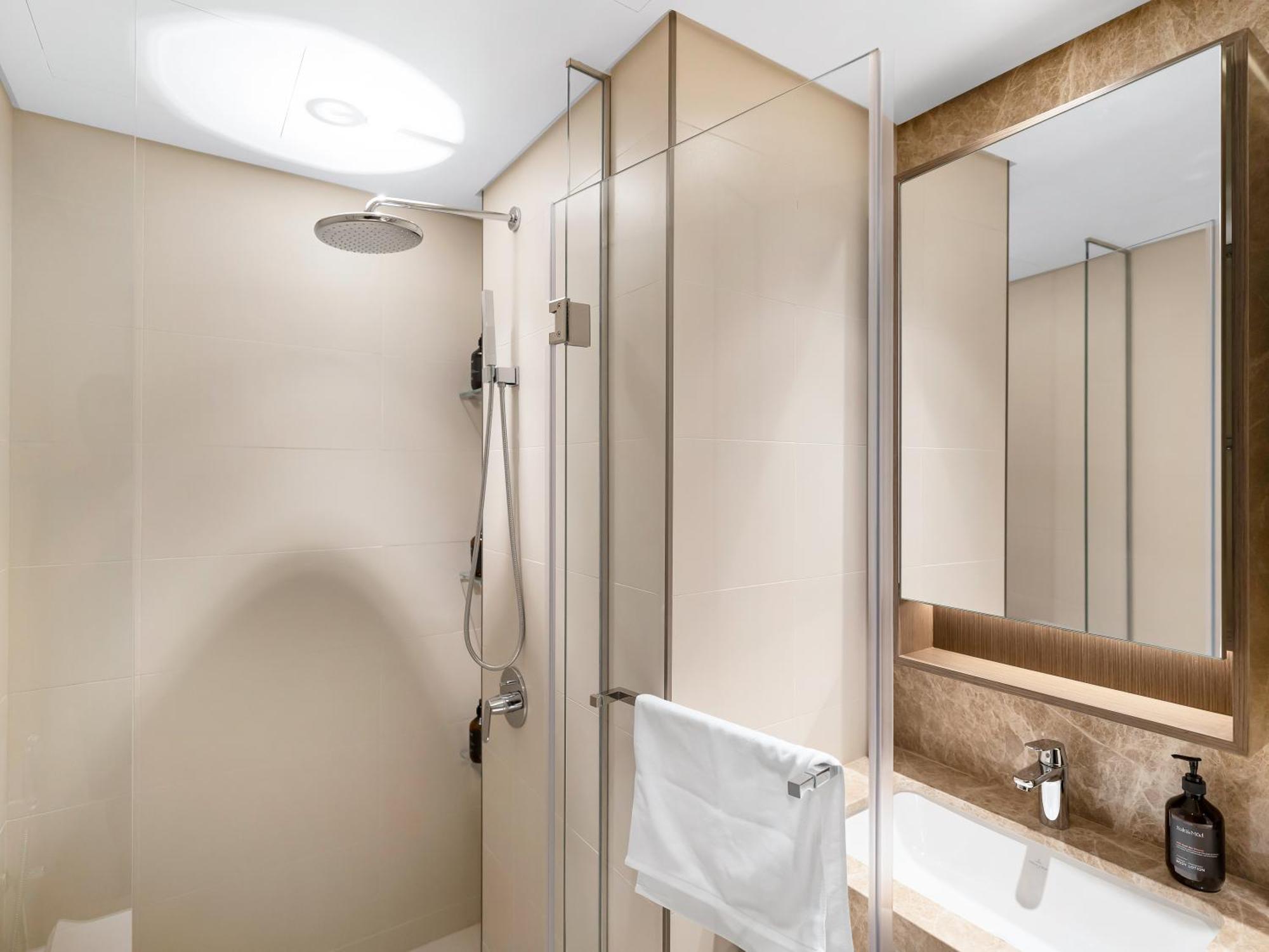 Luxury Spacious 2 Bedroom Private And Views Dubai
